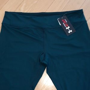 NWT women’s athletic Capri